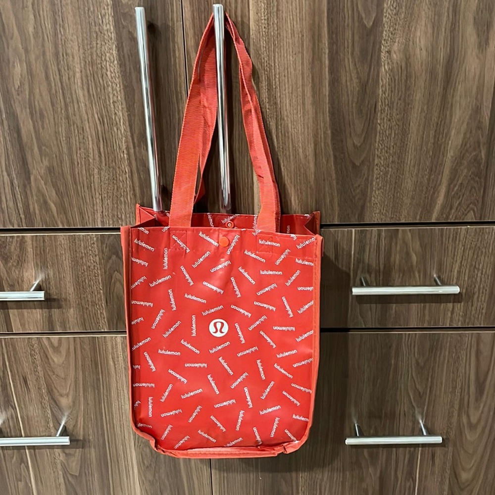 Lululemon bag